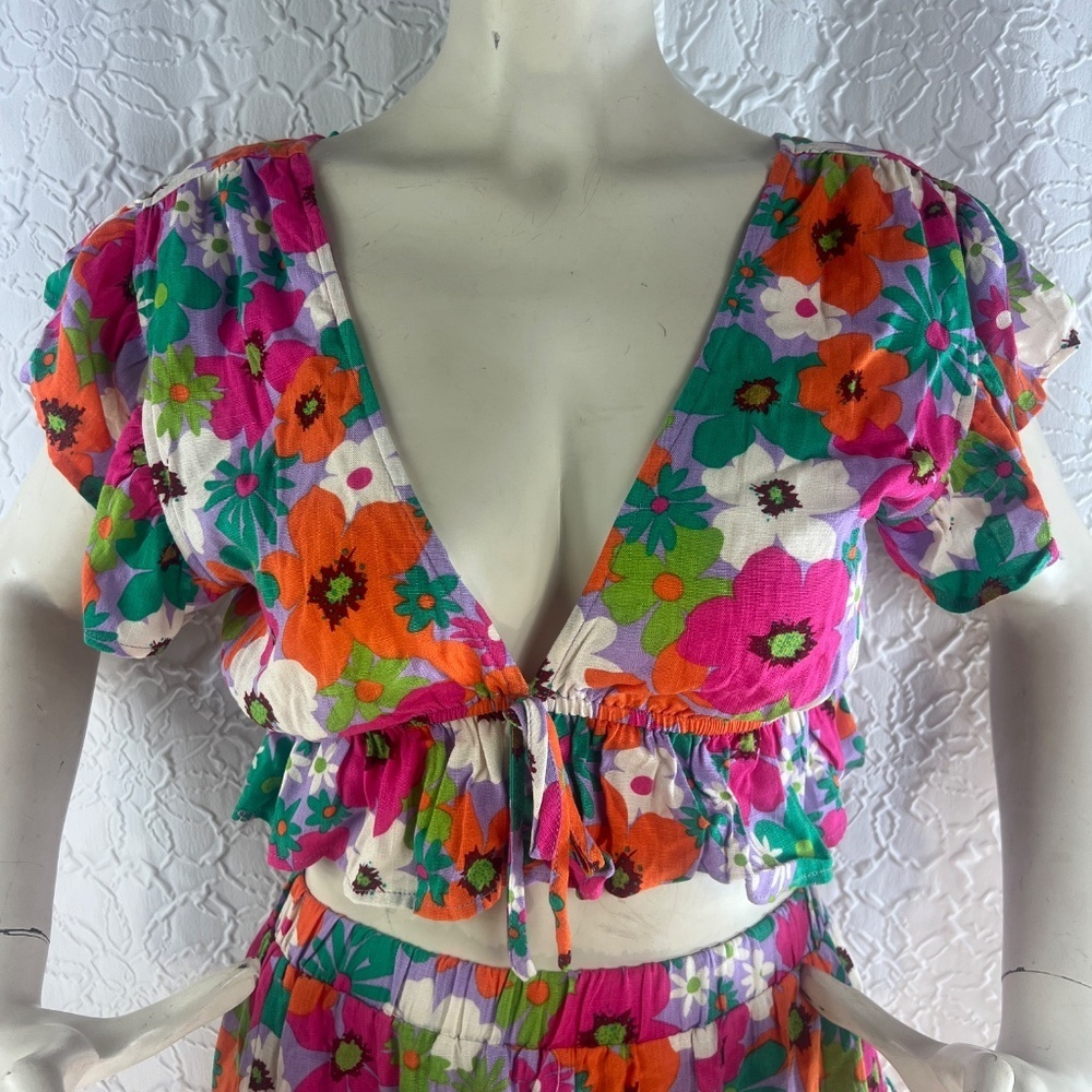 Day + Moon Bright Blossom Crop Top &‎ Short Set - Picture 3 of 8